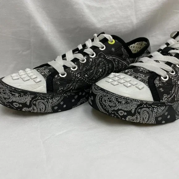 DKNY BARBARA STUDS SNEAKERS **VERY RARE** - Picture 9 of 9